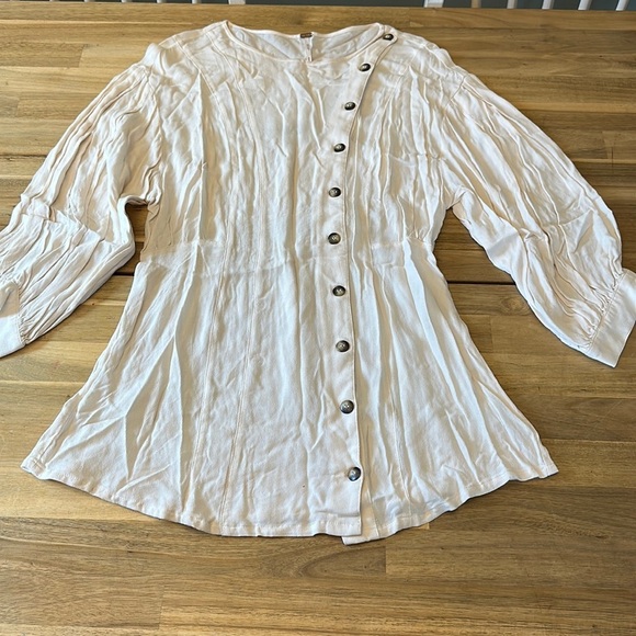 FREE PEOPLE ⭐️ button down blouse with balloon sleeve - Picture 2 of 6